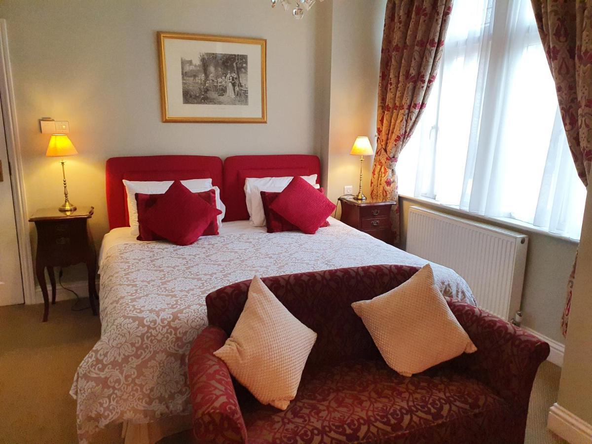 Ditton Lodge Kingston upon Thames  Ngoại thất bức ảnh